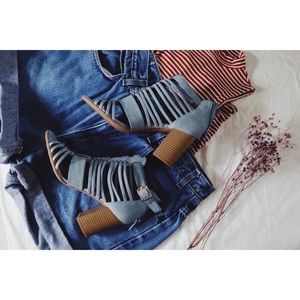 NWOT Spring Time Heels 🌿 Sz. 7